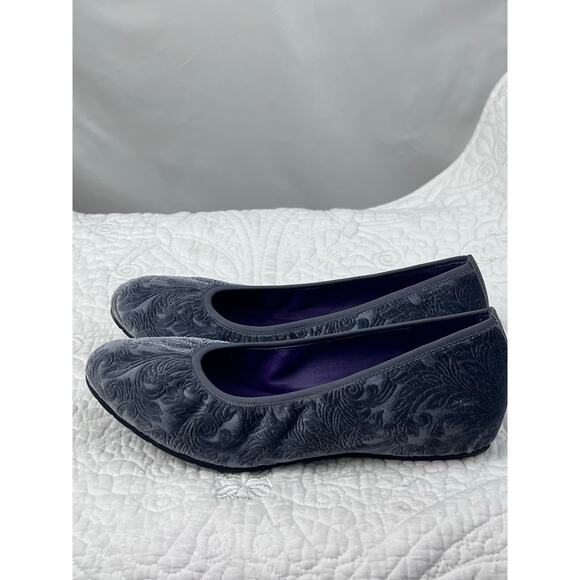 Vaneli Women's Size 7M Women's Gray Floral Textured Slip On Flat Casual Shoes - Picture 10 of 11